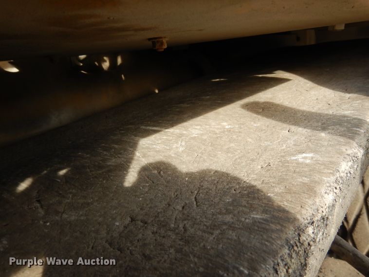 image for item KO9783 2005 Caterpillar AP-1055B  paver