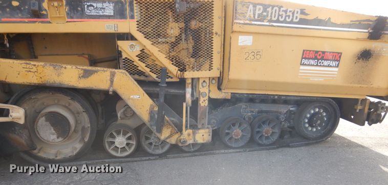 image for item KO9783 2005 Caterpillar AP-1055B  paver