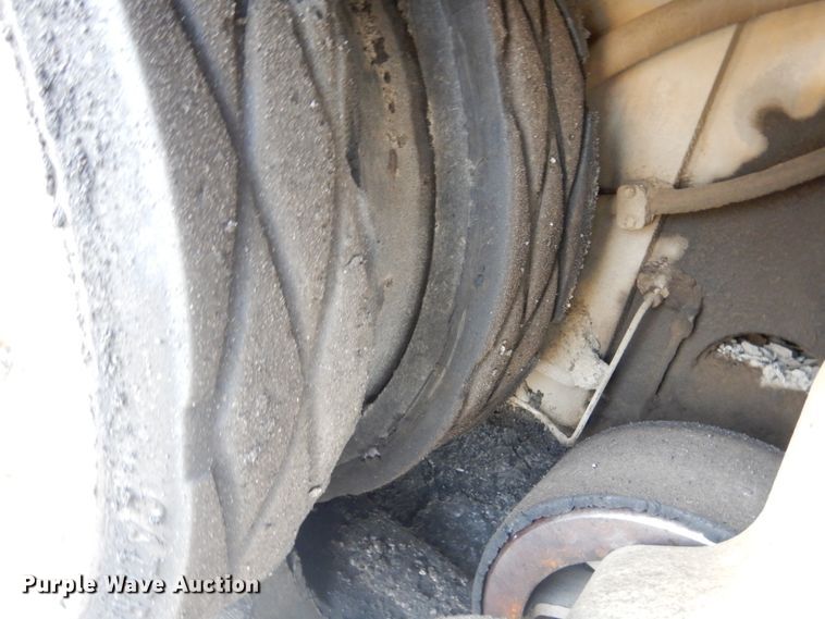 image for item KO9783 2005 Caterpillar AP-1055B  paver