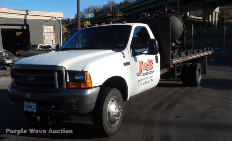 image for item KO9789 2000 Ford F550 Super Duty  flatbed truck