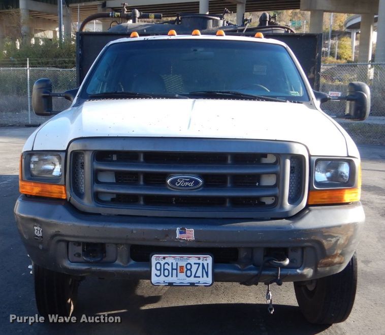 image for item KO9789 2000 Ford F550 Super Duty  flatbed truck