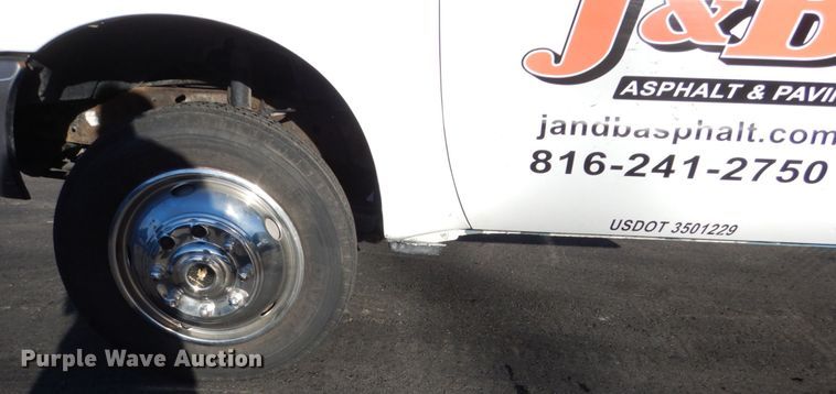 image for item KO9789 2000 Ford F550 Super Duty  flatbed truck