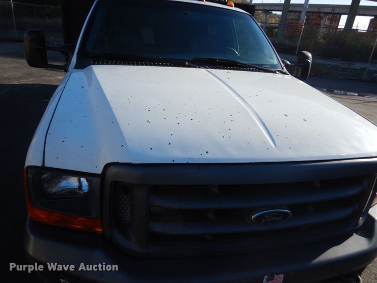 image for item KO9789 2000 Ford F550 Super Duty  flatbed truck