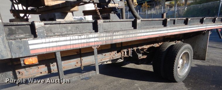 image for item KO9789 2000 Ford F550 Super Duty  flatbed truck