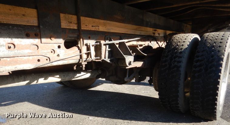 image for item KO9789 2000 Ford F550 Super Duty  flatbed truck