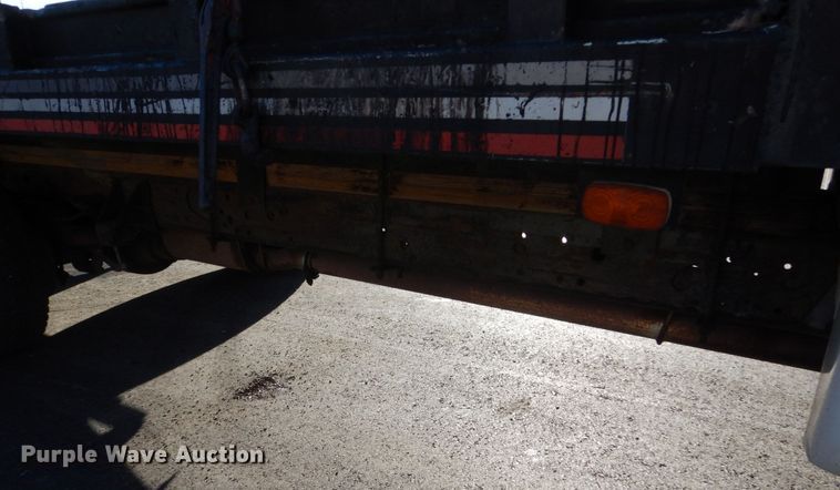 image for item KO9789 2000 Ford F550 Super Duty  flatbed truck