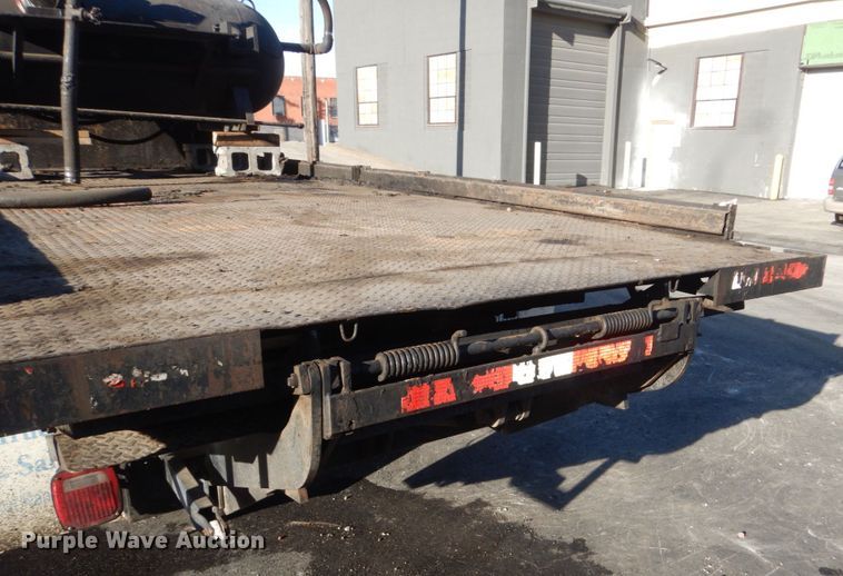 image for item KO9789 2000 Ford F550 Super Duty  flatbed truck