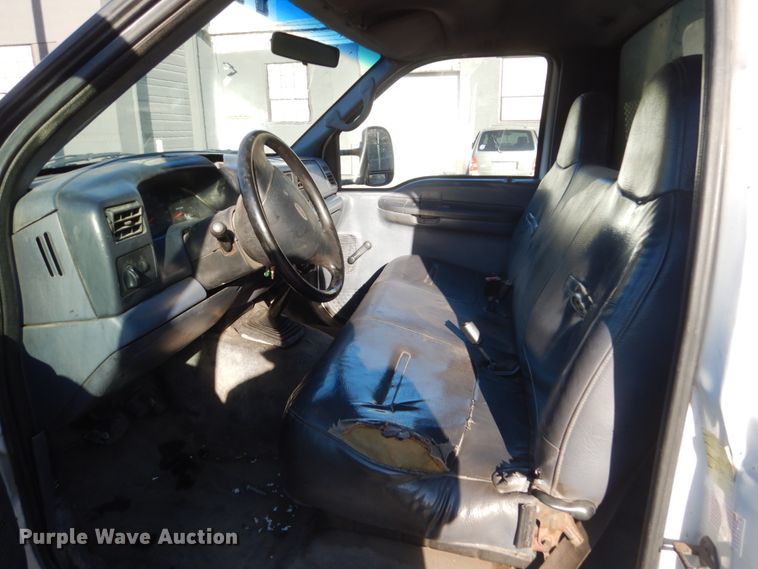 image for item KO9789 2000 Ford F550 Super Duty  flatbed truck