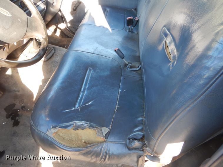 image for item KO9789 2000 Ford F550 Super Duty  flatbed truck