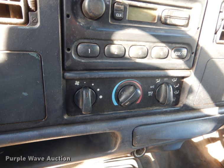 image for item KO9789 2000 Ford F550 Super Duty  flatbed truck