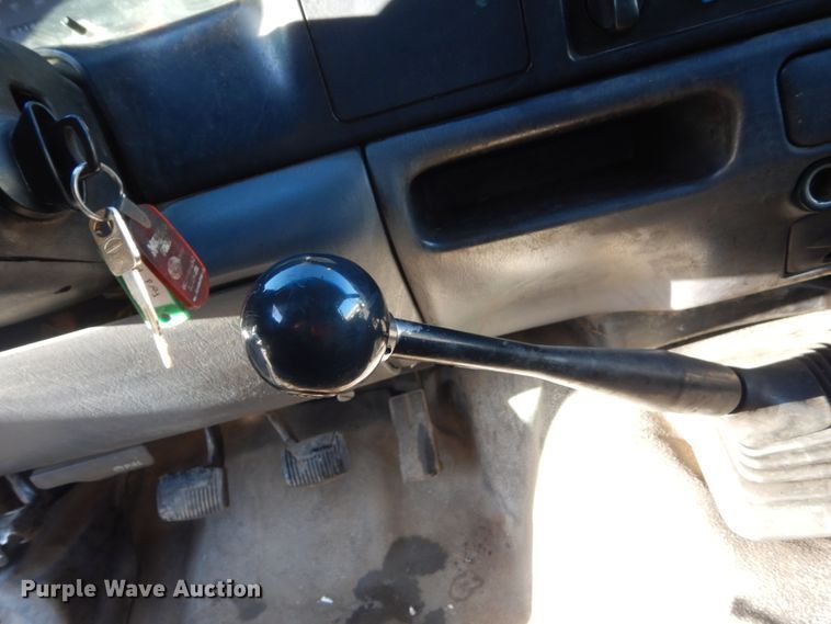 image for item KO9789 2000 Ford F550 Super Duty  flatbed truck