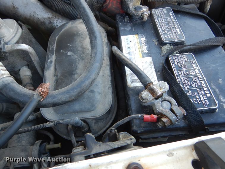 image for item KO9789 2000 Ford F550 Super Duty  flatbed truck