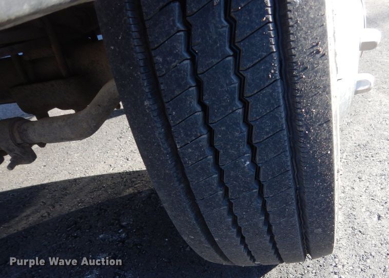 image for item KO9789 2000 Ford F550 Super Duty  flatbed truck