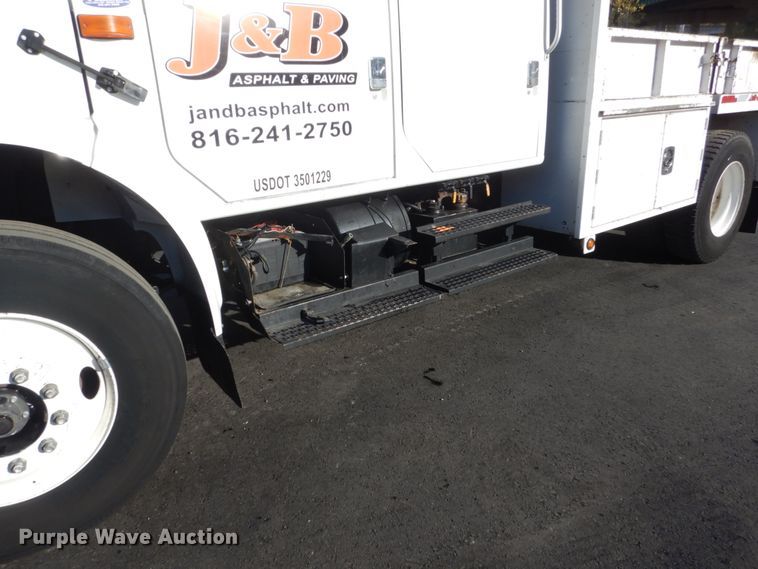 image for item KO9791 2001 International 4700  Crew Cab dump truck