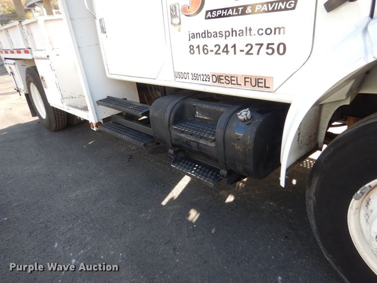 image for item KO9791 2001 International 4700  Crew Cab dump truck