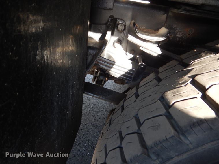 image for item KO9791 2001 International 4700  Crew Cab dump truck