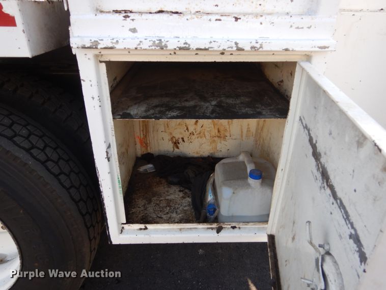 image for item KO9791 2001 International 4700  Crew Cab dump truck