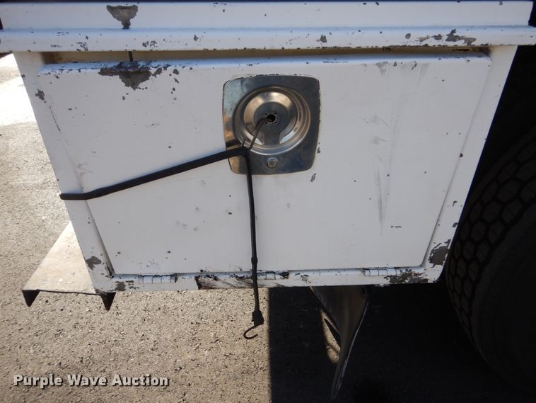 image for item KO9791 2001 International 4700  Crew Cab dump truck