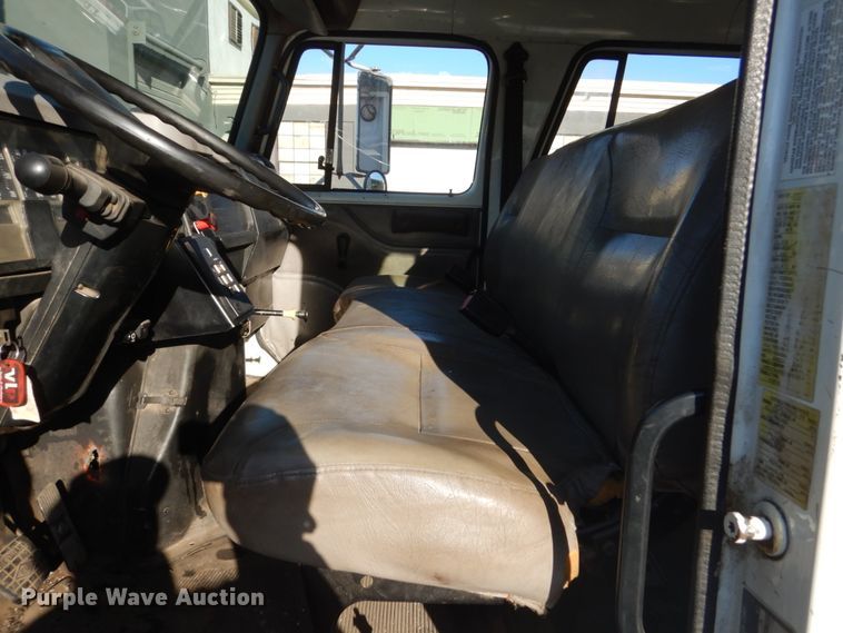 image for item KO9791 2001 International 4700  Crew Cab dump truck