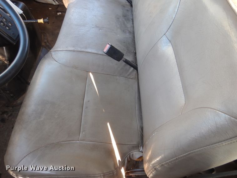 image for item KO9791 2001 International 4700  Crew Cab dump truck