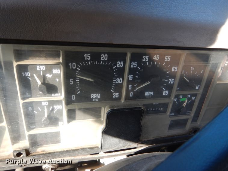 image for item KO9791 2001 International 4700  Crew Cab dump truck