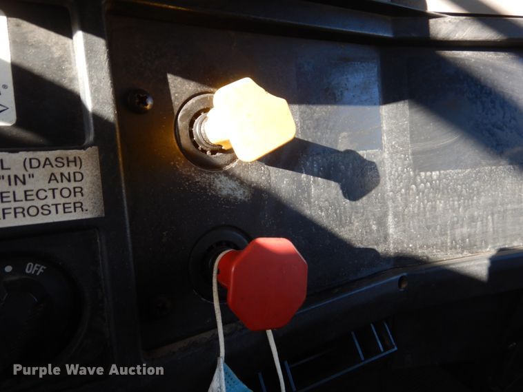 image for item KO9791 2001 International 4700  Crew Cab dump truck