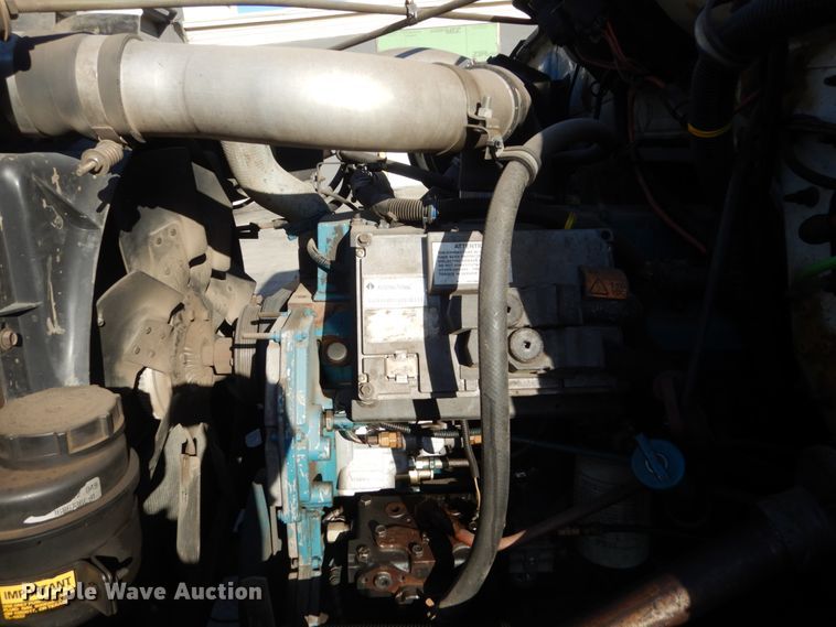 image for item KO9791 2001 International 4700  Crew Cab dump truck