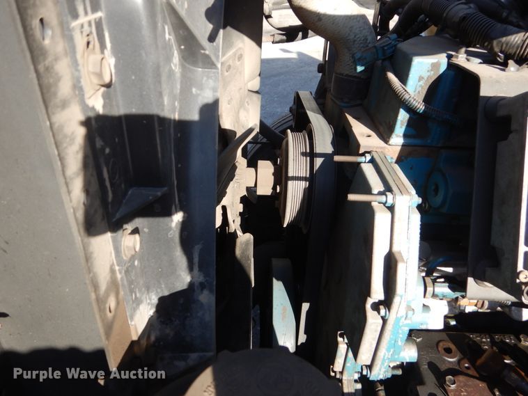 image for item KO9791 2001 International 4700  Crew Cab dump truck