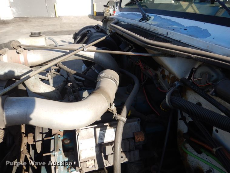 image for item KO9791 2001 International 4700  Crew Cab dump truck