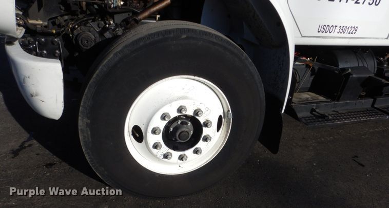 image for item KO9791 2001 International 4700  Crew Cab dump truck