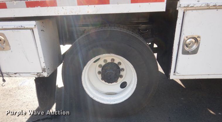 image for item KO9791 2001 International 4700  Crew Cab dump truck