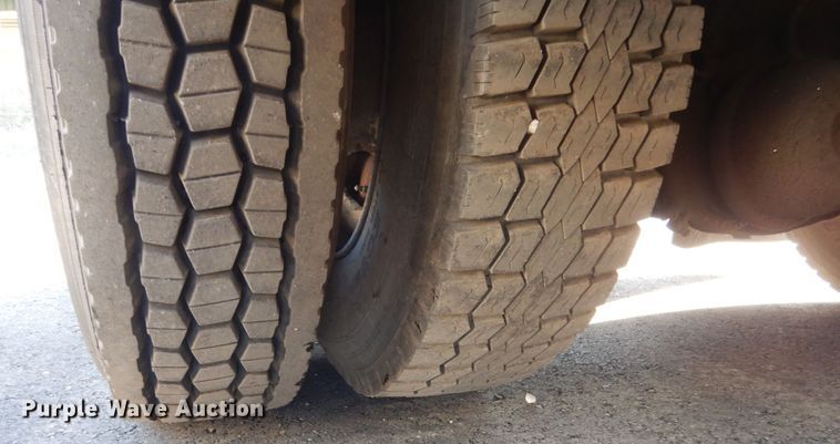 image for item KO9791 2001 International 4700  Crew Cab dump truck