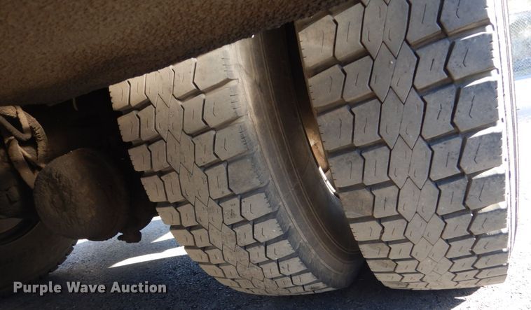 image for item KO9791 2001 International 4700  Crew Cab dump truck