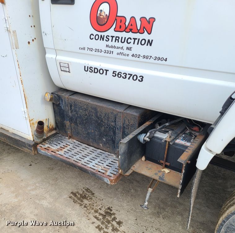 image for item KO9793 1990 GMC Top Kick C7000  utility / service truck