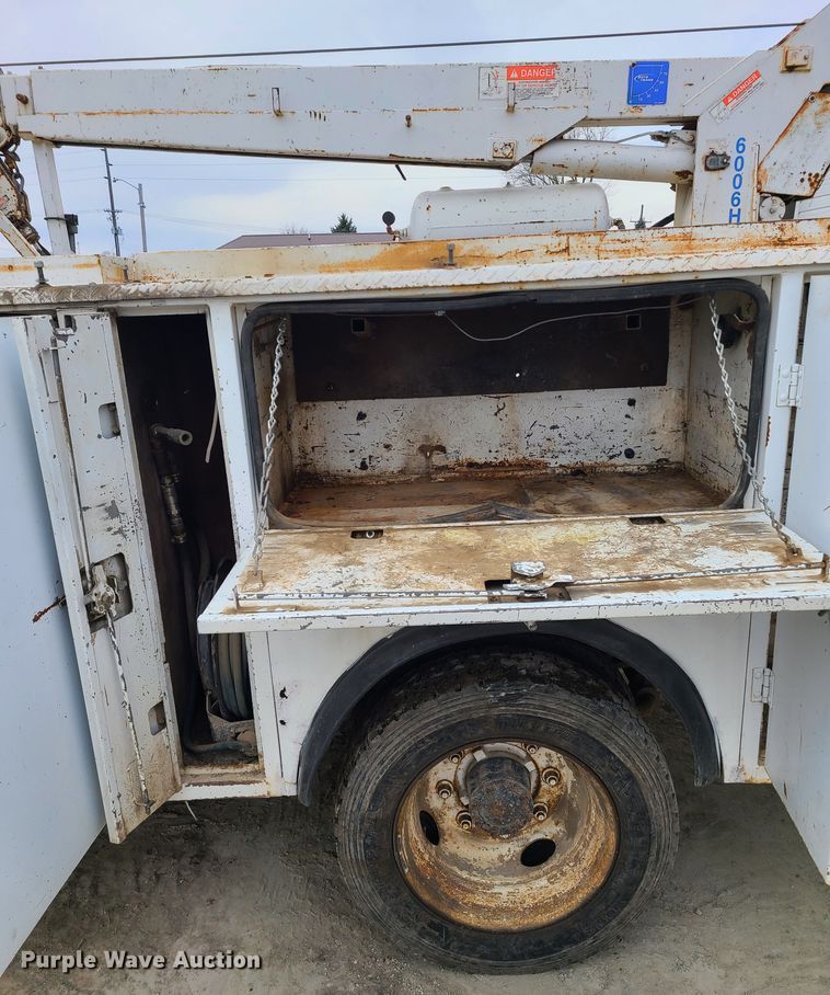 image for item KO9793 1990 GMC Top Kick C7000  utility / service truck