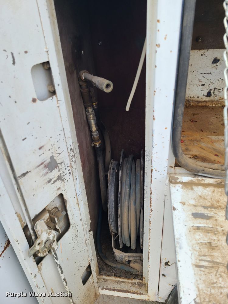 image for item KO9793 1990 GMC Top Kick C7000  utility / service truck