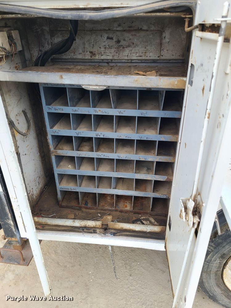 image for item KO9793 1990 GMC Top Kick C7000  utility / service truck