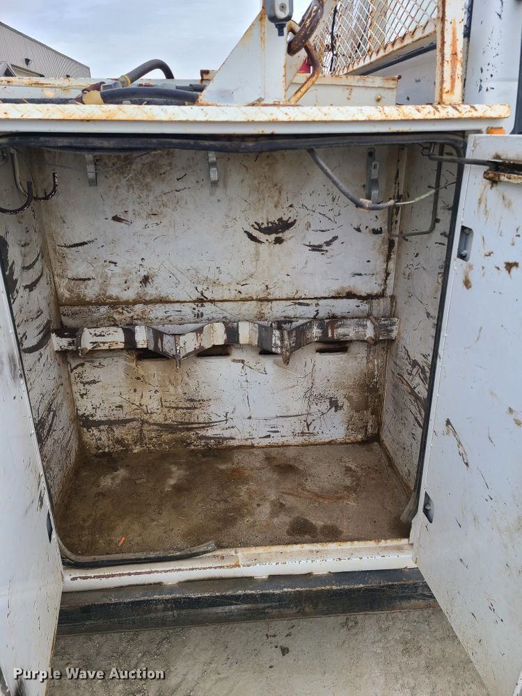 image for item KO9793 1990 GMC Top Kick C7000  utility / service truck