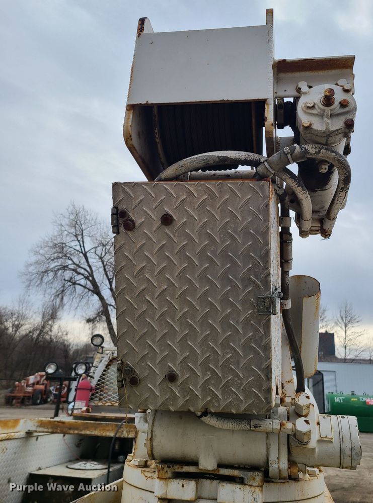 image for item KO9793 1990 GMC Top Kick C7000  utility / service truck