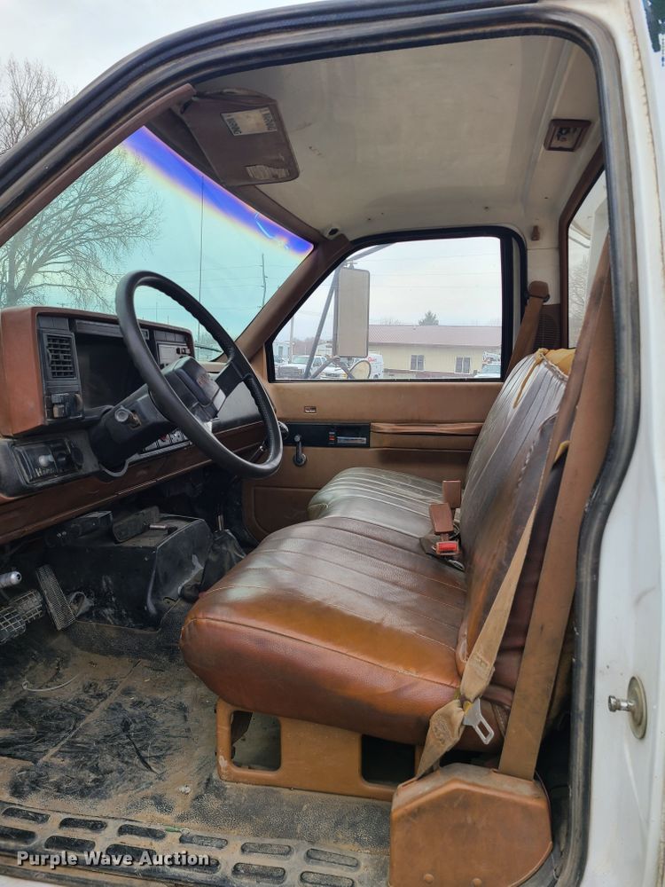 image for item KO9793 1990 GMC Top Kick C7000  utility / service truck