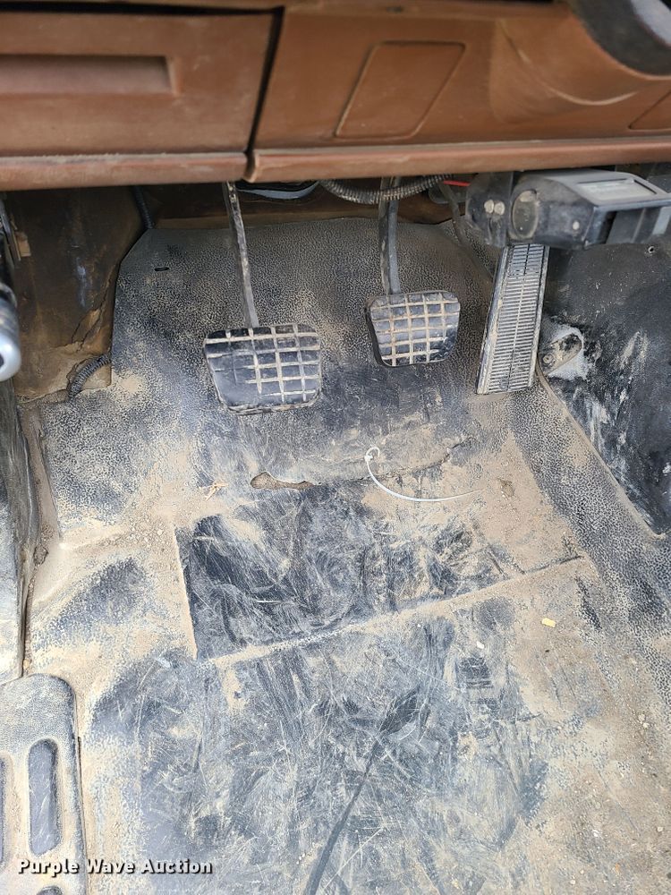 image for item KO9793 1990 GMC Top Kick C7000  utility / service truck