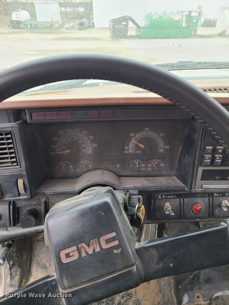 image for item KO9793 1990 GMC Top Kick C7000  utility / service truck
