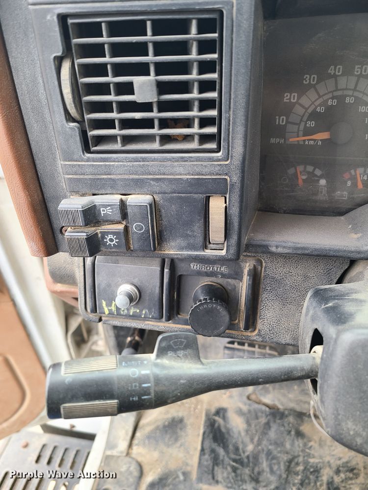 image for item KO9793 1990 GMC Top Kick C7000  utility / service truck