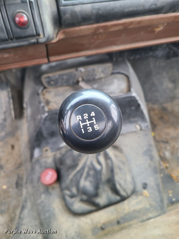 image for item KO9793 1990 GMC Top Kick C7000  utility / service truck