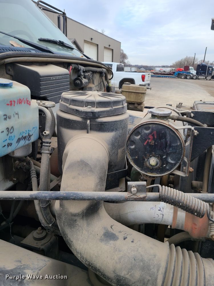 image for item KO9793 1990 GMC Top Kick C7000  utility / service truck