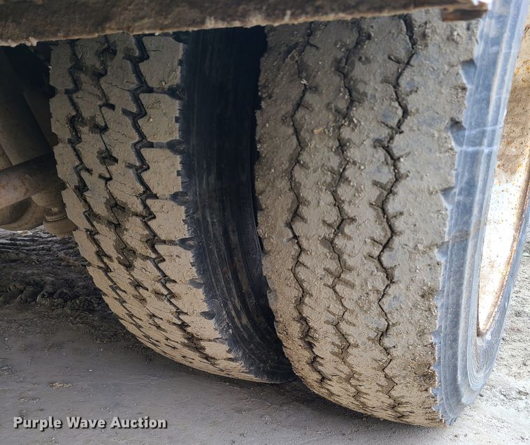 image for item KO9793 1990 GMC Top Kick C7000  utility / service truck