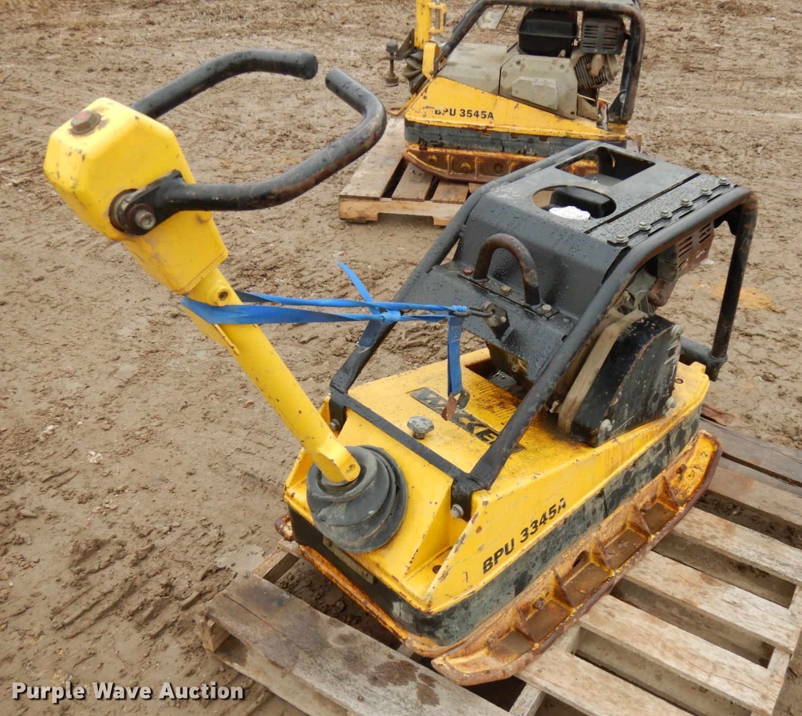 Wacker BPU 3345A plate compactor in Goodhue, MN Item IO9597 sold Purple Wave