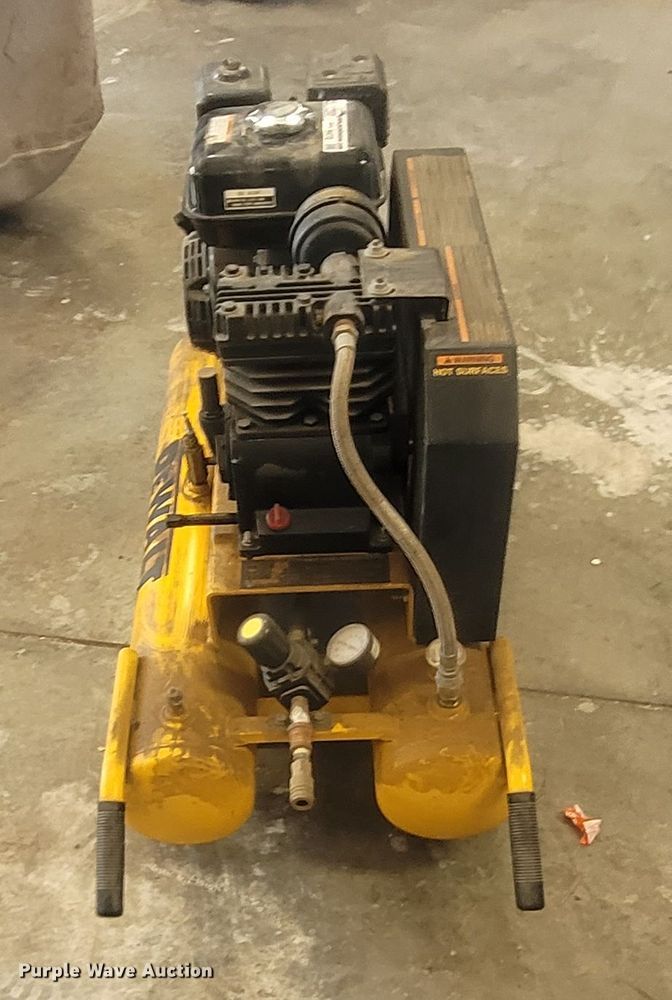 image for item BY9472 2006 DeWalt Emglo D55270  air compressor