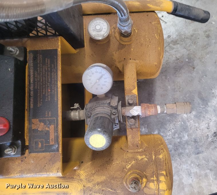 image for item BY9472 2006 DeWalt Emglo D55270  air compressor