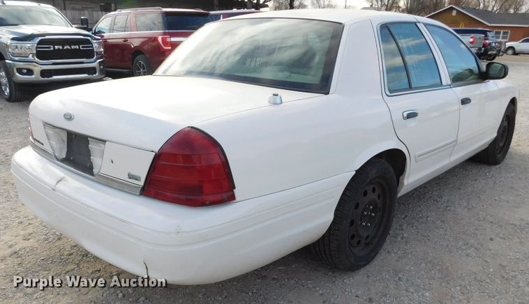 image for item DJ7571 2009 Ford Crown Victoria Police Interceptor